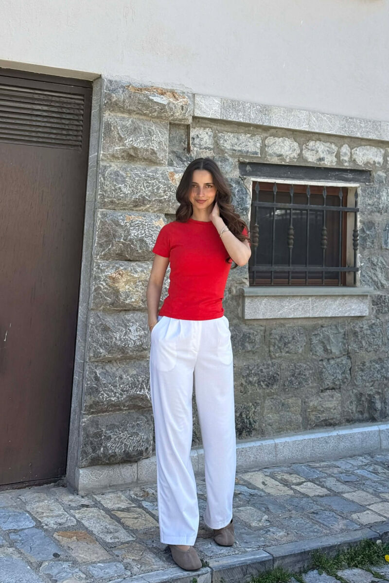 T-SHIRT I THJESHTE PER FEMRA NE NGJYRE TE KUQE - 4