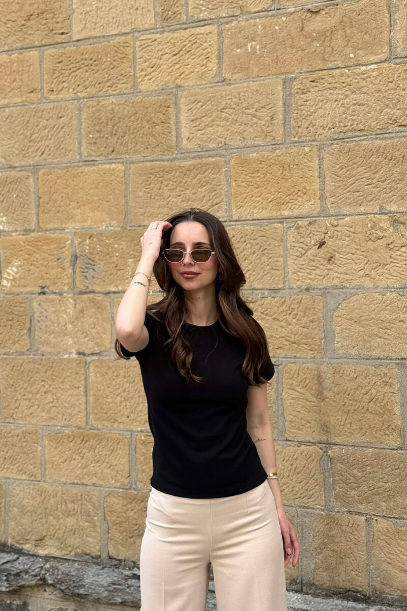 T-SHIRT I THJESHTE PER FEMRA NE NGJYRE KAFE TE ZEZE - 1