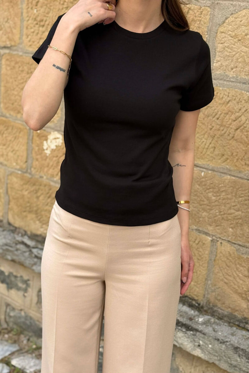 T-SHIRT I THJESHTE PER FEMRA NE NGJYRE KAFE TE ZEZE - 3