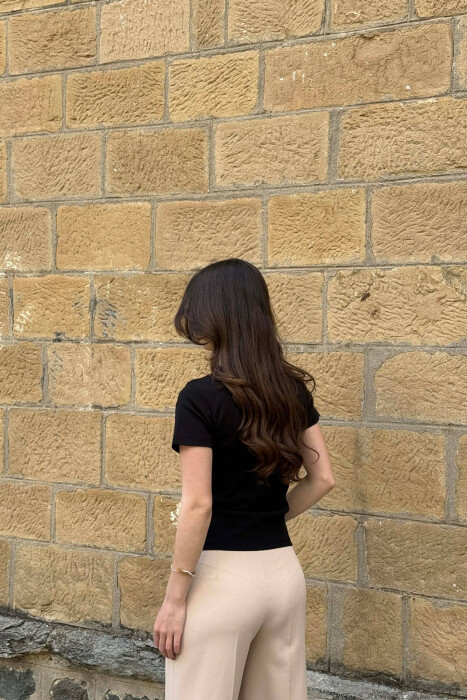 T-SHIRT I THJESHTE PER FEMRA NE NGJYRE KAFE TE ZEZE - 4