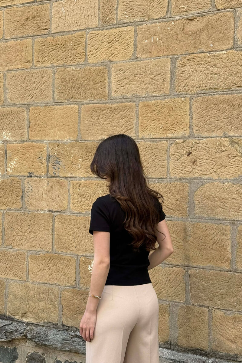 T-SHIRT I THJESHTE PER FEMRA NE NGJYRE KAFE TE ZEZE - 4