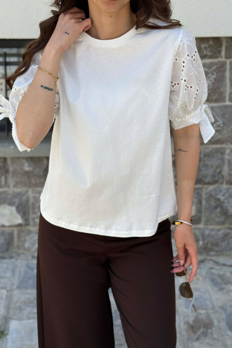 T-SHIRT ME DETAJE DANTELLE PER FEMRA NE NGJYRE TE BARDHE - 2