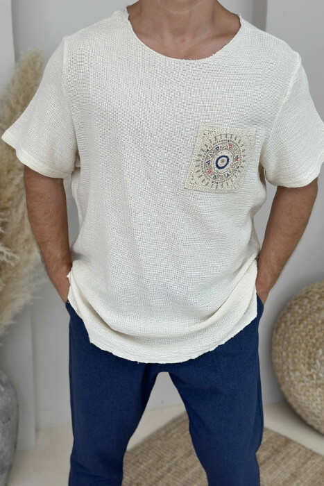 T-SHIRT ME DETAJE TË THJESHTA PËR MESHKUJ NË NGJYRËN KREM - 2