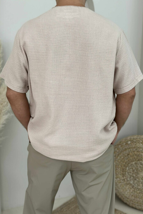 T-SHIRT ME DETAJIN E XHEPIT PËR MESHKUJ NË NGJYRËN BEZHË - 3