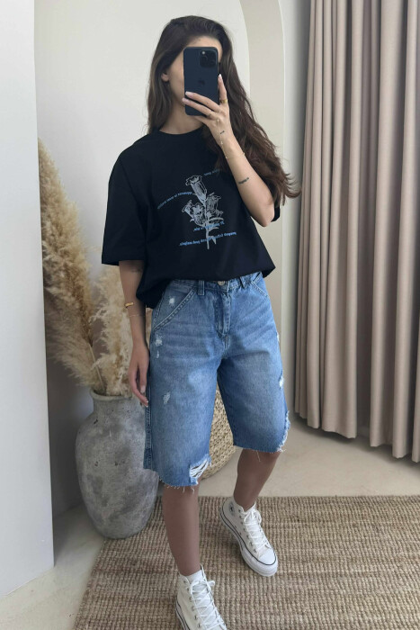 T-SHIRT ME DIZANJ DHE SHKRIME PËR FEMRA NË NGJYRËN E ZEZË - 1