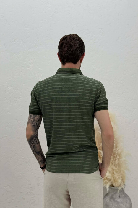 T-SHIRT ME DIZAJN ME VIJA ME JAKE POLO PER MESHKUJ NE NGJYRE JESHILE - 2