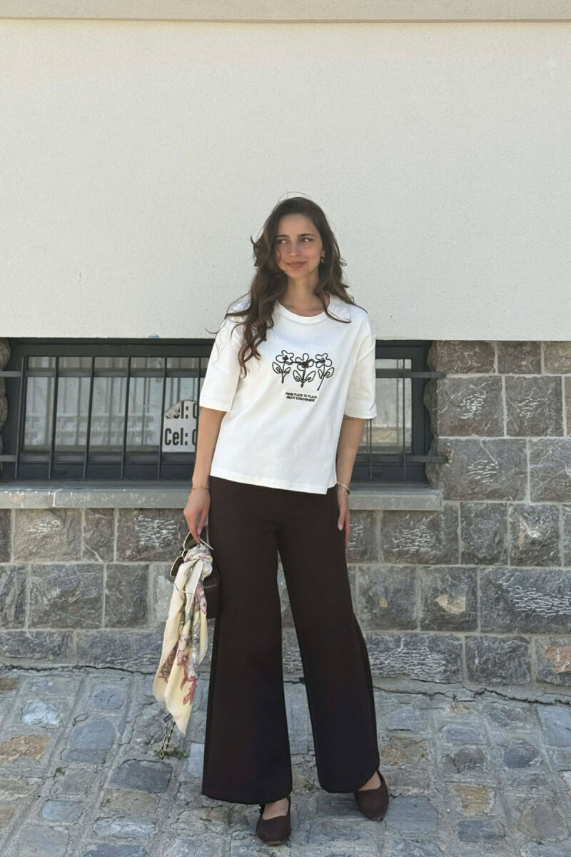 T-SHIRT ME DIZAJN PER FEMRA NE NGJYRE TE BARDHE - 2