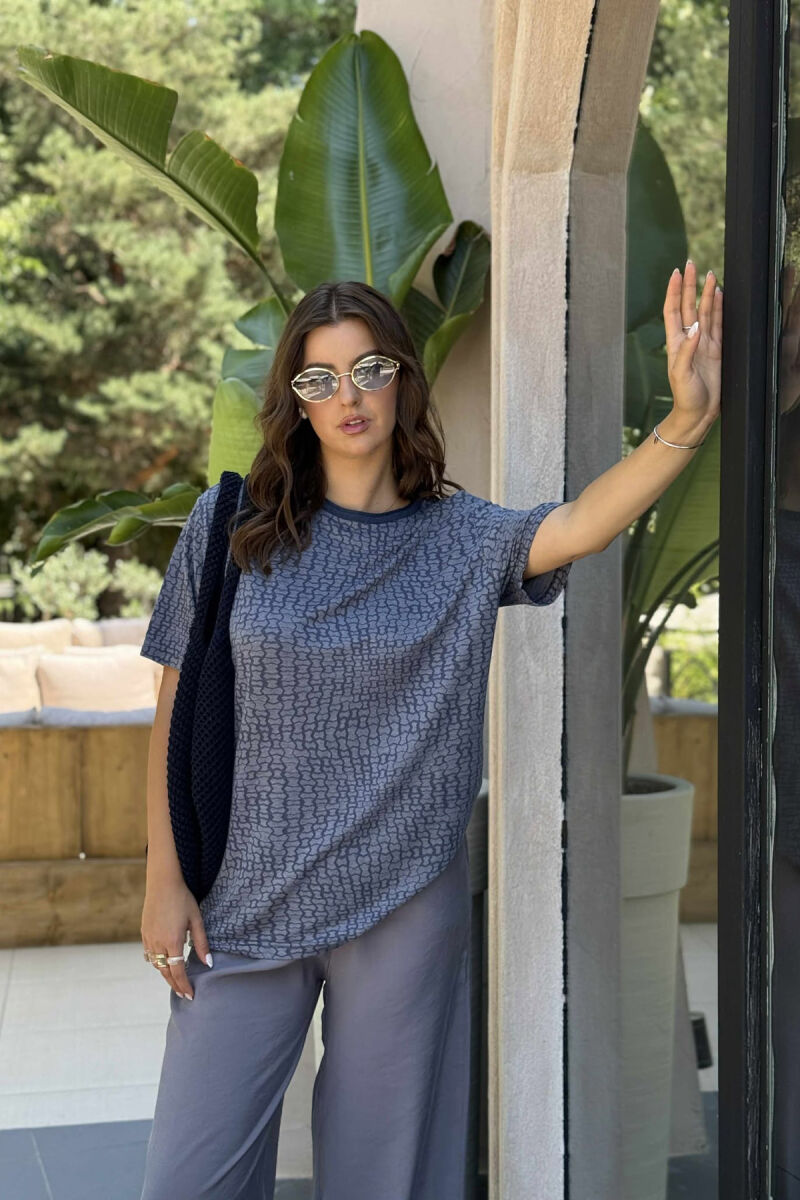 T-SHIRT ME DIZAJN TË THJESHTË PËR FEMRA NË NGJYRËN BLU - 1