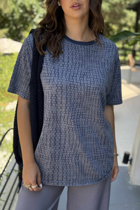 T-SHIRT ME DIZAJN TË THJESHTË PËR FEMRA NË NGJYRËN BLU - 4