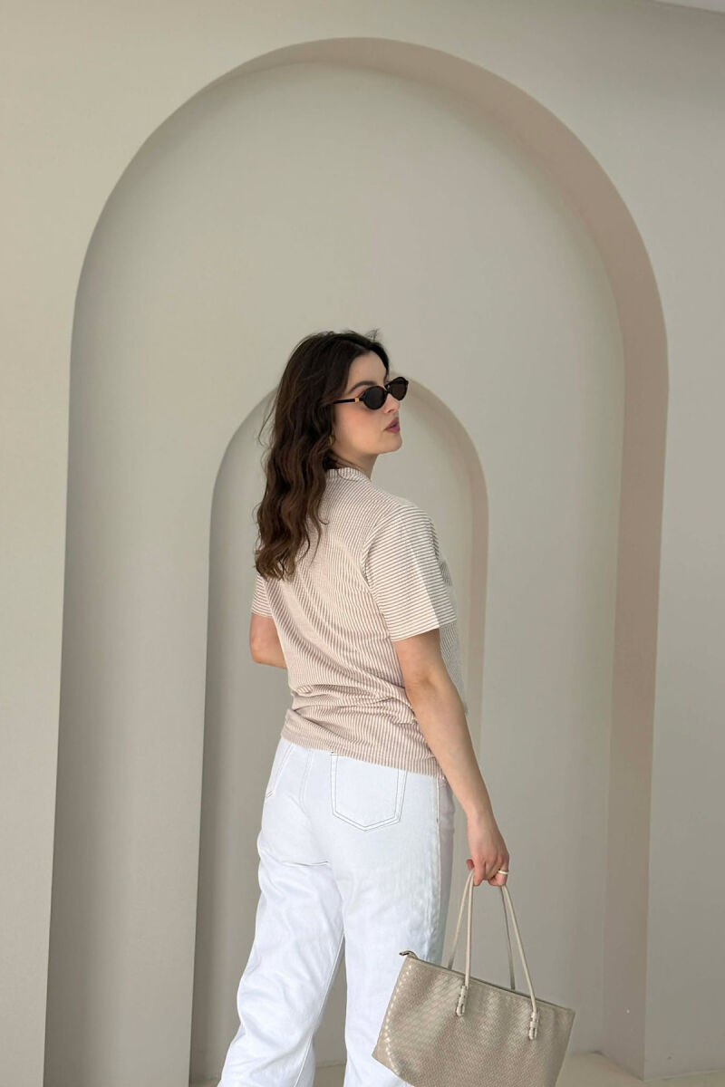 T-SHIRT ME DIZJAN VIJASH PER FEMRA NE NGJYRE BEZHE + 6 PALE ÇORAPE DHURATE - 4