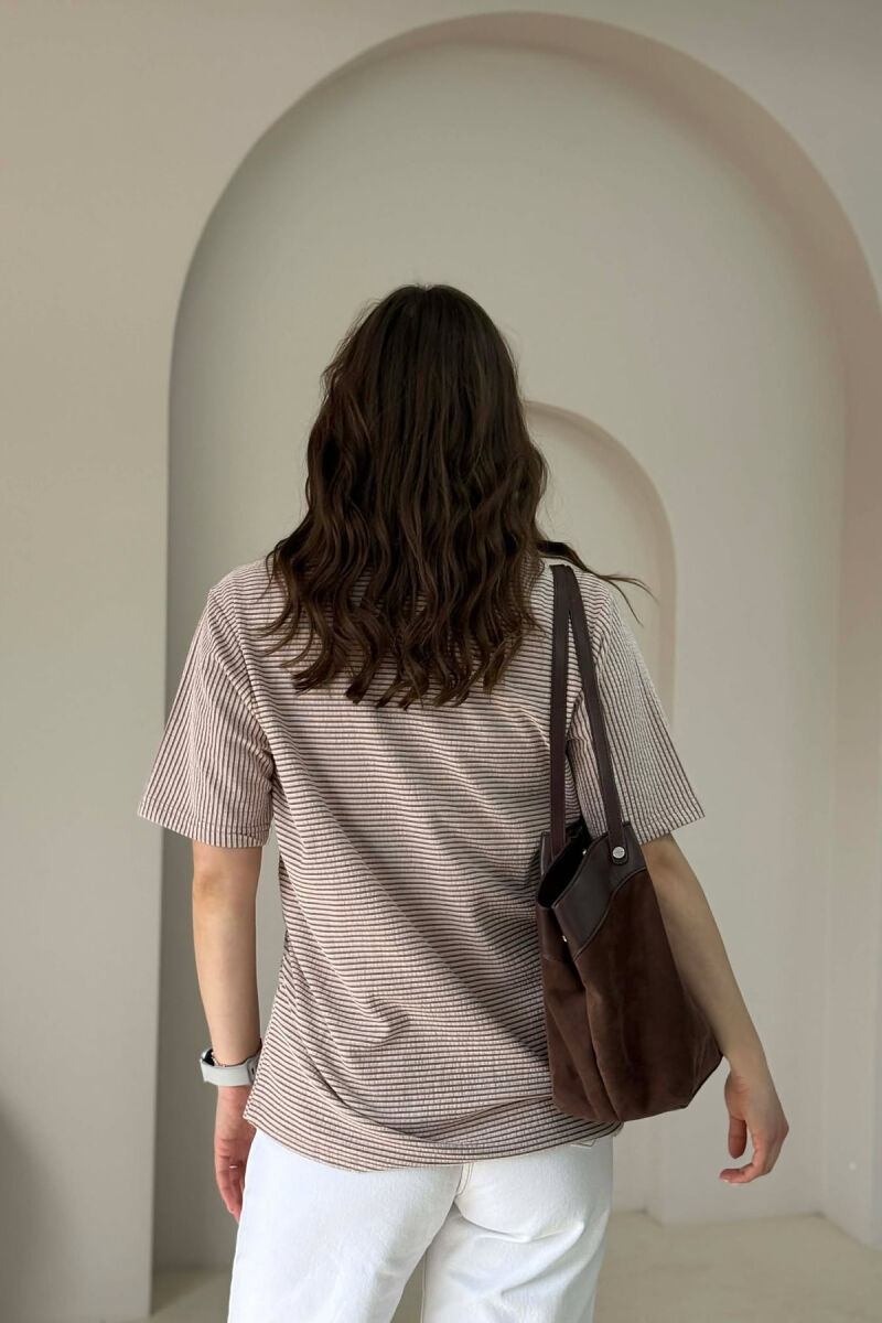 T-SHIRT ME DIZJAN VIJASH PER FEMRA NE NGJYRE KAFE + 6 PALE ÇORAPE DHURATE - 3