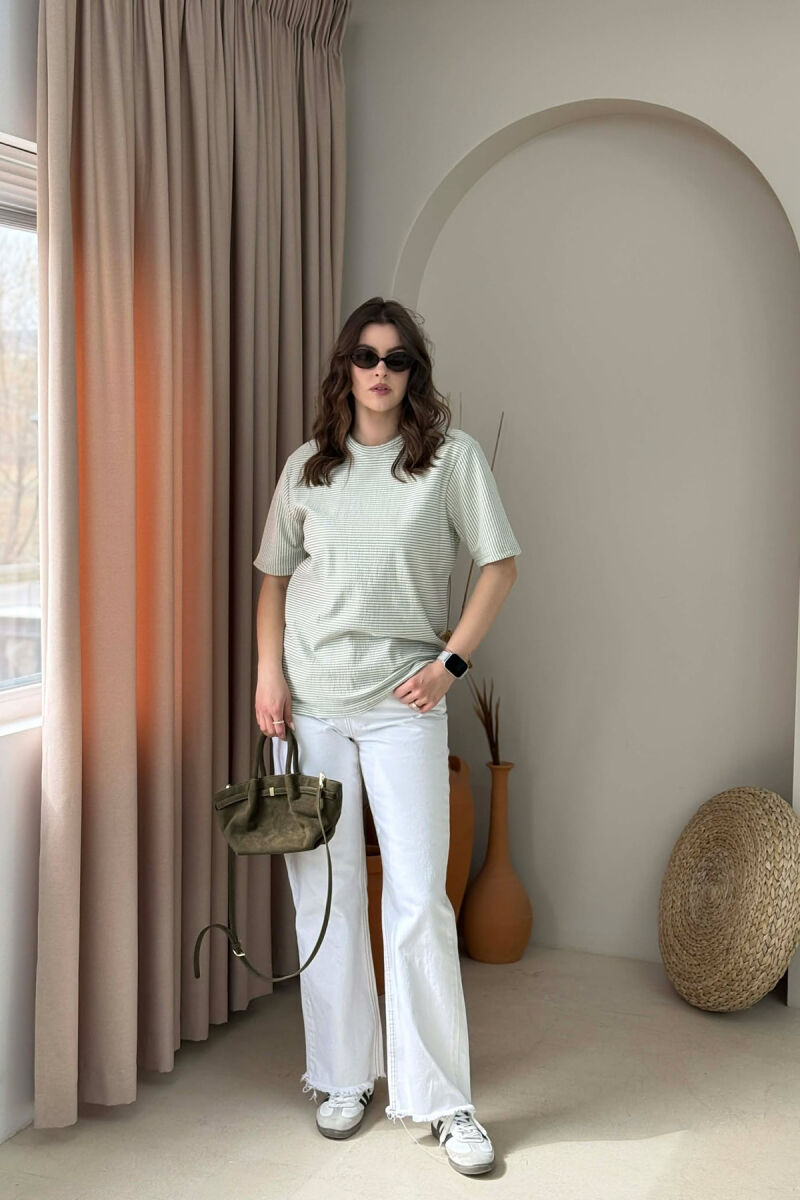 T-SHIRT ME DIZJAN VIJASH PER FEMRA NE NGJYRE MENTE+ 6 PALE ÇORAPE DHURATE - 2