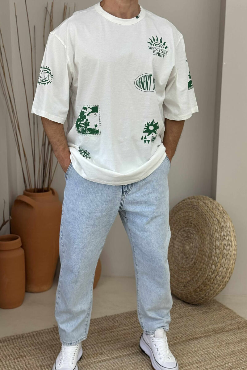 T-SHIRT ME JAKË TË RRUMBULLAKËT DHE DIZANJE TË THJESHTA PËR MESHKUJ NË NGJYRËN E BARDHË - 1