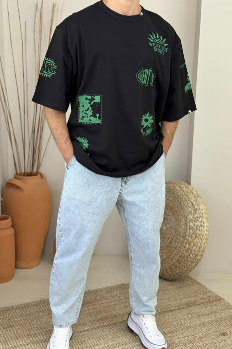 T-SHIRT ME JAKË TË RRUMBULLAKËT DHE DIZANJE TË THJESHTA PËR MESHKUJ NË NGJYRËN E ZEZË - 1