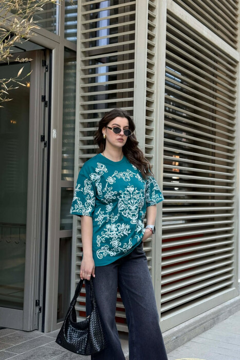 T-SHIRT ME DIZJAN LULESH PER FEMRA NE NGJYRE JESHILE + 6 PALE ÇORAPE DHURATE - 4