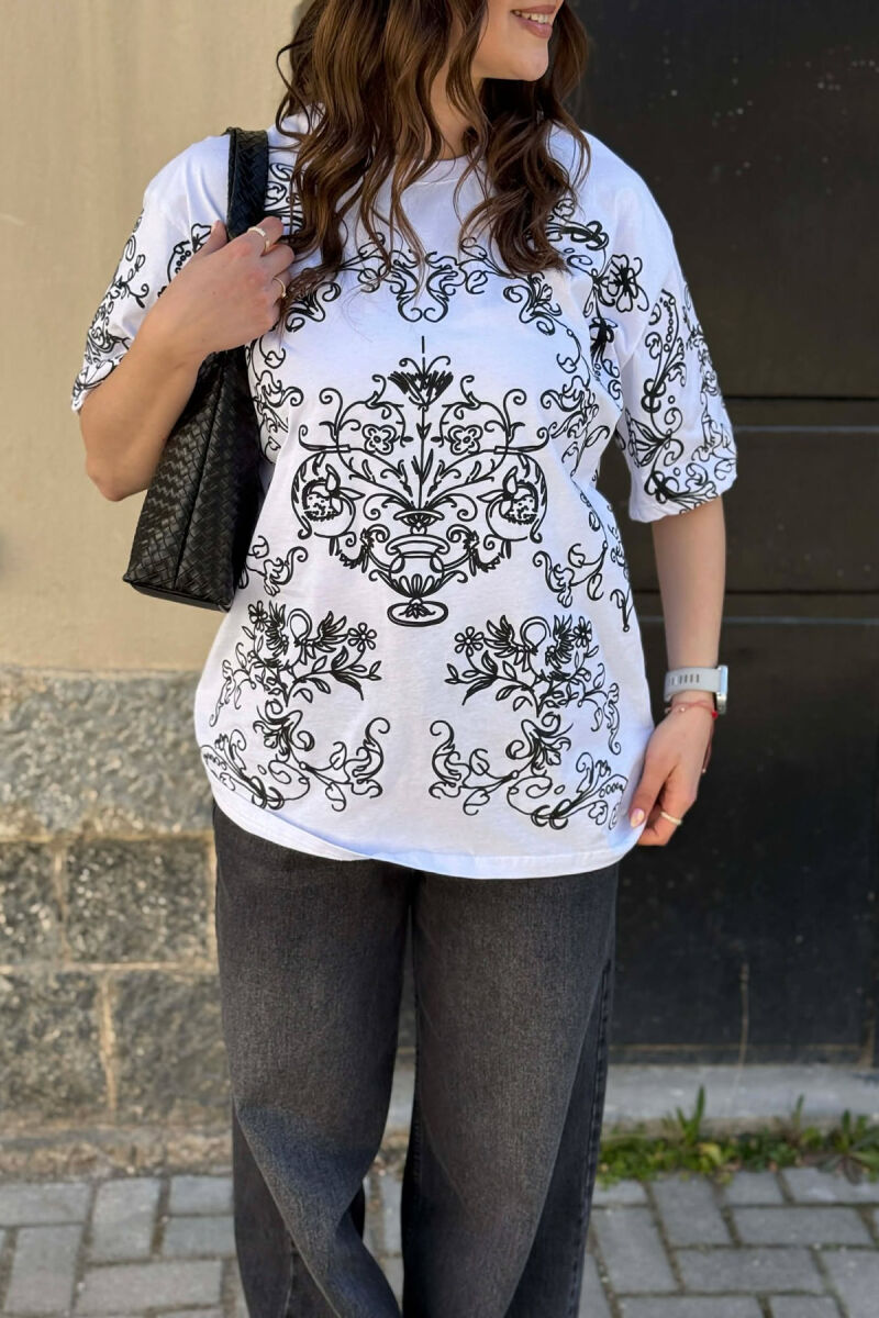 T-SHIRT ME DIZJAN LULESH PER FEMRA NE NGJYRE TE BARDHE + 6 PALE ÇORAPE DHURATE - 2