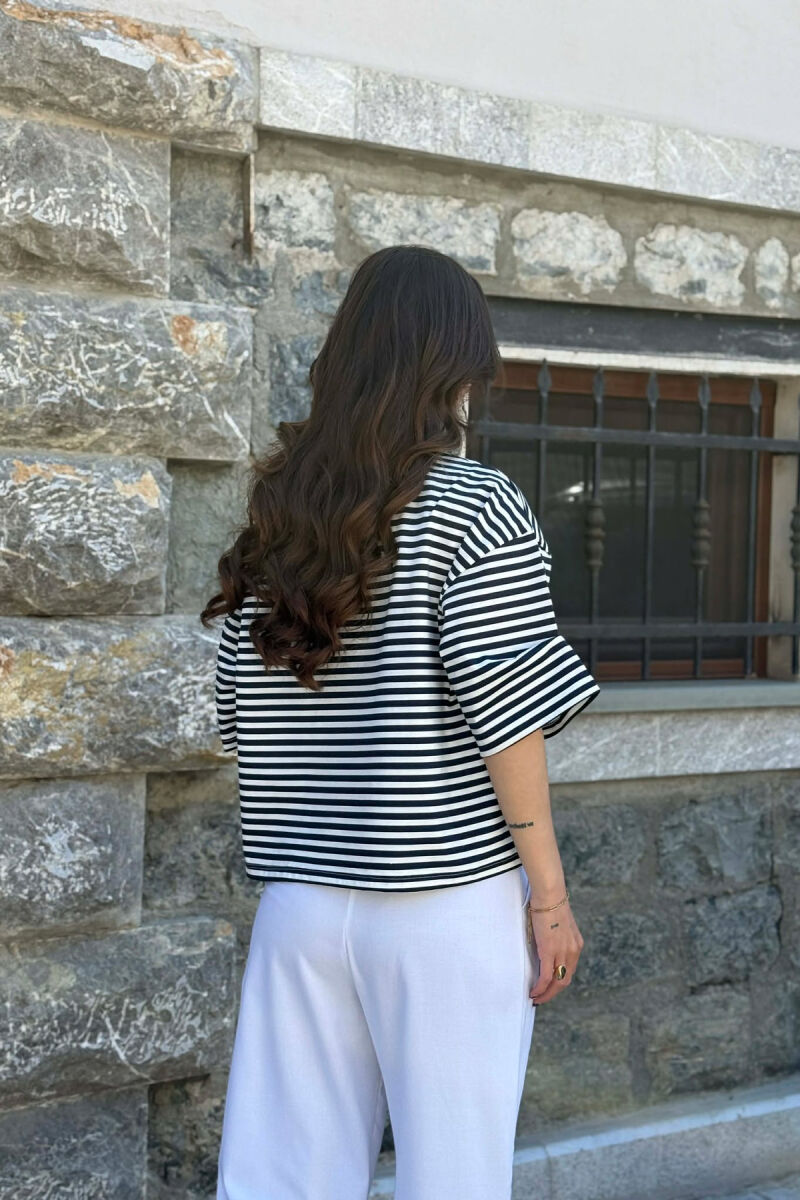 T-SHIRT ME DIZAJN VIJASH PER FEMRA NE NGJYRE TE BARDHE ME BLU - 4