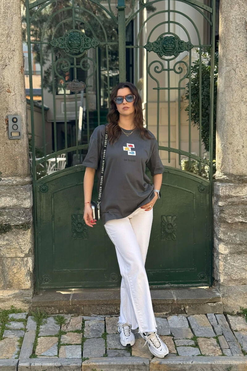 T-SHIRT ME IMAZH PARA & PAS PER FEMRA NE NGJYRE GRI + 6 PALE ÇORAPE DHURATE - 4