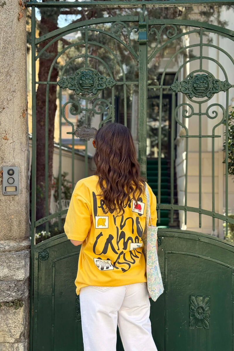 T-SHIRT ME IMAZH PARA & PAS PER FEMRA NE NGJYRE TE VERDHE + 6 PALE ÇORAPE DHURATE - 4