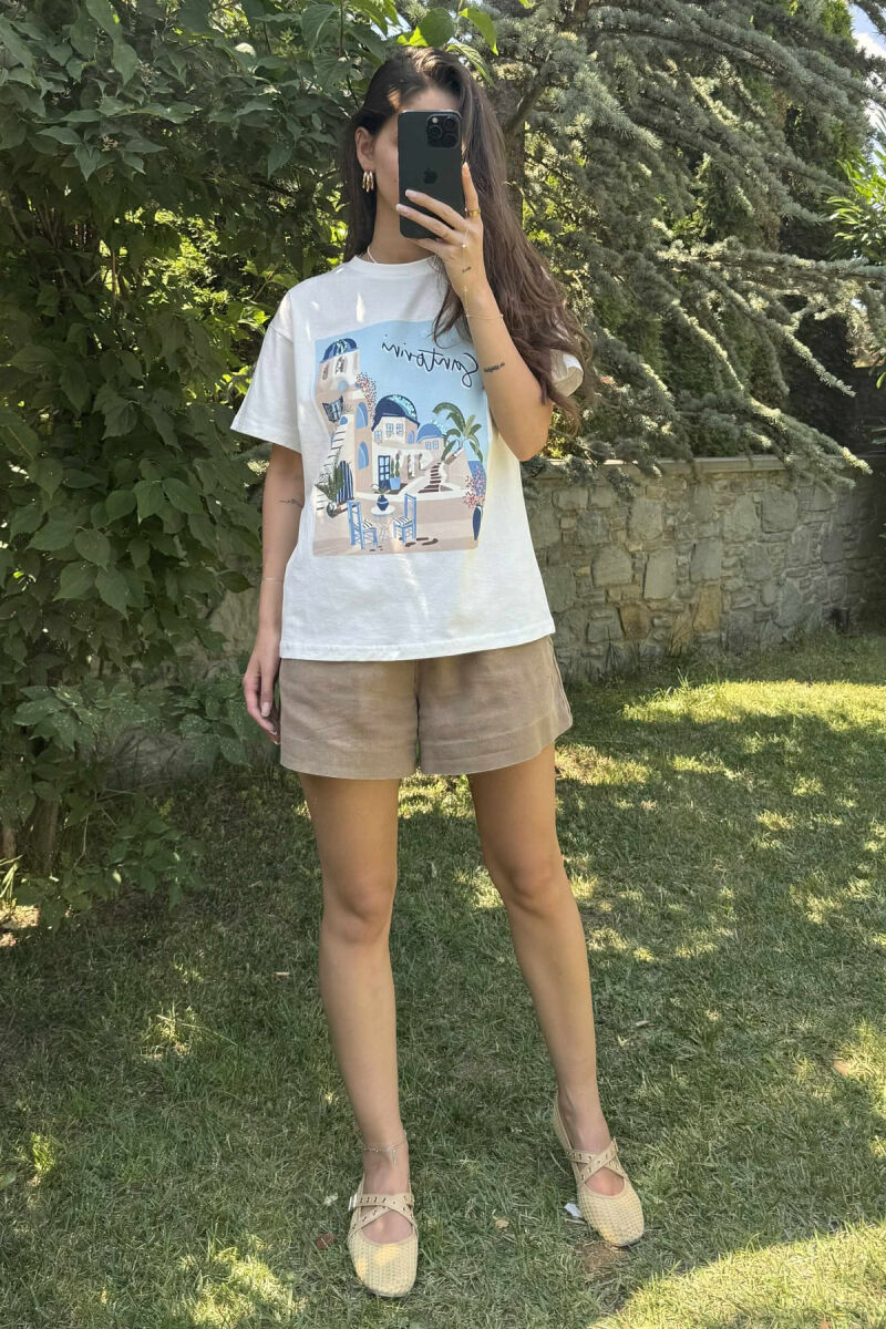T-SHIRT ME IMAZHIN E SANTORINIT PËR FEMRA NË NGJYRËN E BARDHË - 2