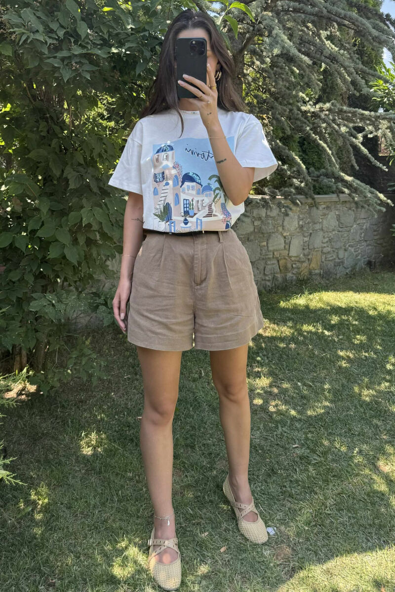 T-SHIRT ME IMAZHIN E SANTORINIT PËR FEMRA NË NGJYRËN E BARDHË - 1