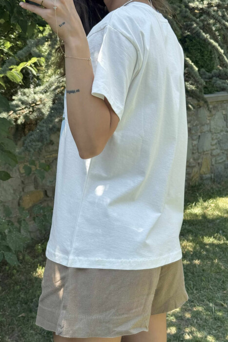 T-SHIRT ME IMAZHIN E SANTORINIT PËR FEMRA NË NGJYRËN E BARDHË - 4