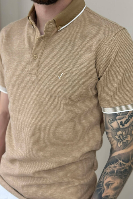 T-SHIRT ME JAKE POLO ME TEKSTURE PER MESHKUJ NE NGJYRE BEZHE - 3