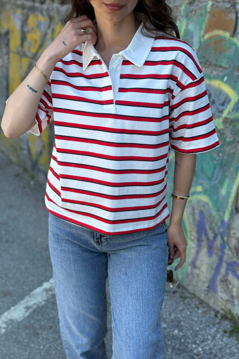 T-SHIRT ME JAKE POLO PER FEMRA NE NGJYRE TE BARDHE ME TE KUQE - 4