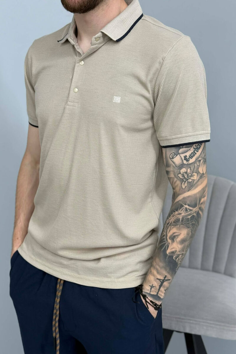 T-SHIRT ME JAKE POLO PER MESHKUJ NE NGJYRE BEZHE - 4