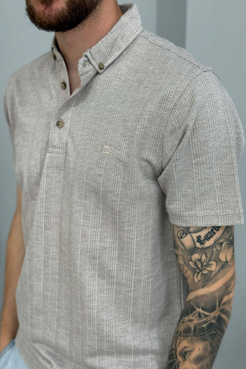 T-SHIRT ME JAKE POLO PER MESHKU NE NGJYRE BEZHE - 2
