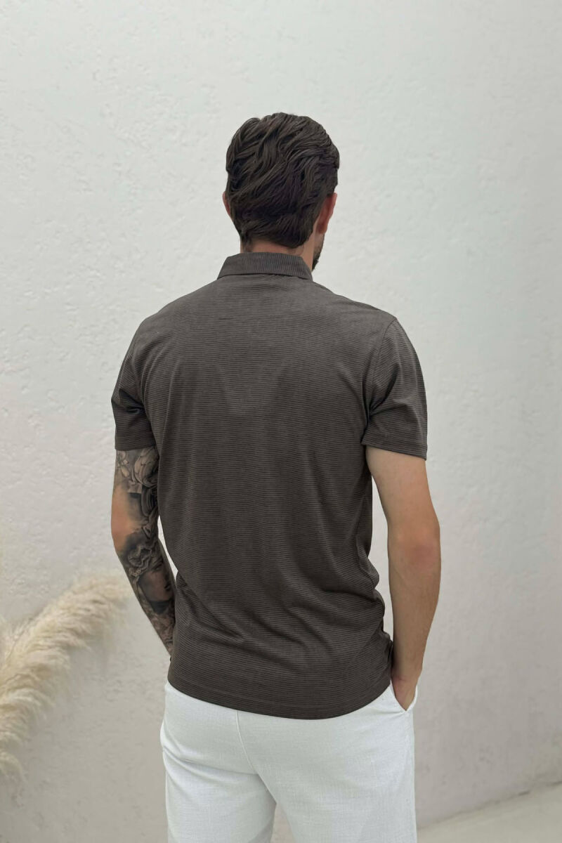 T-SHIRT ME JAKE POLO PER MESHKUJ NE NGJYRE KAFE - 4
