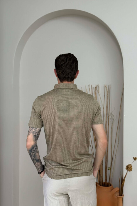 T-SHIRT ME JAKE POLO PER MESHKUJ NE NGJYRE KAFE TE ZBARDHUR - 4
