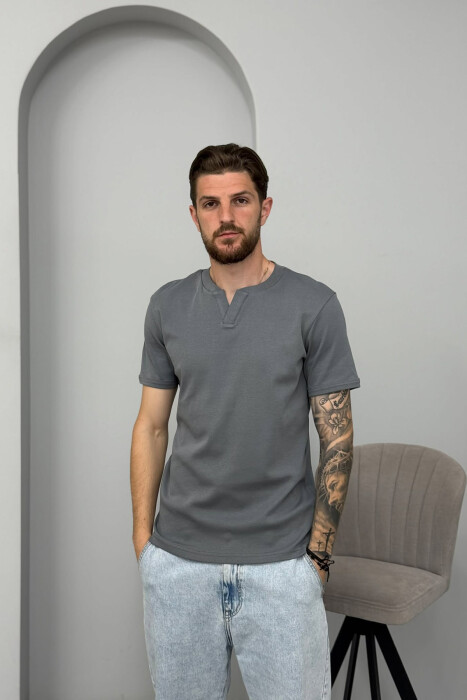 T-SHIRT ME JAKE V PER MESHKUJ NE NGJYRE GRI 