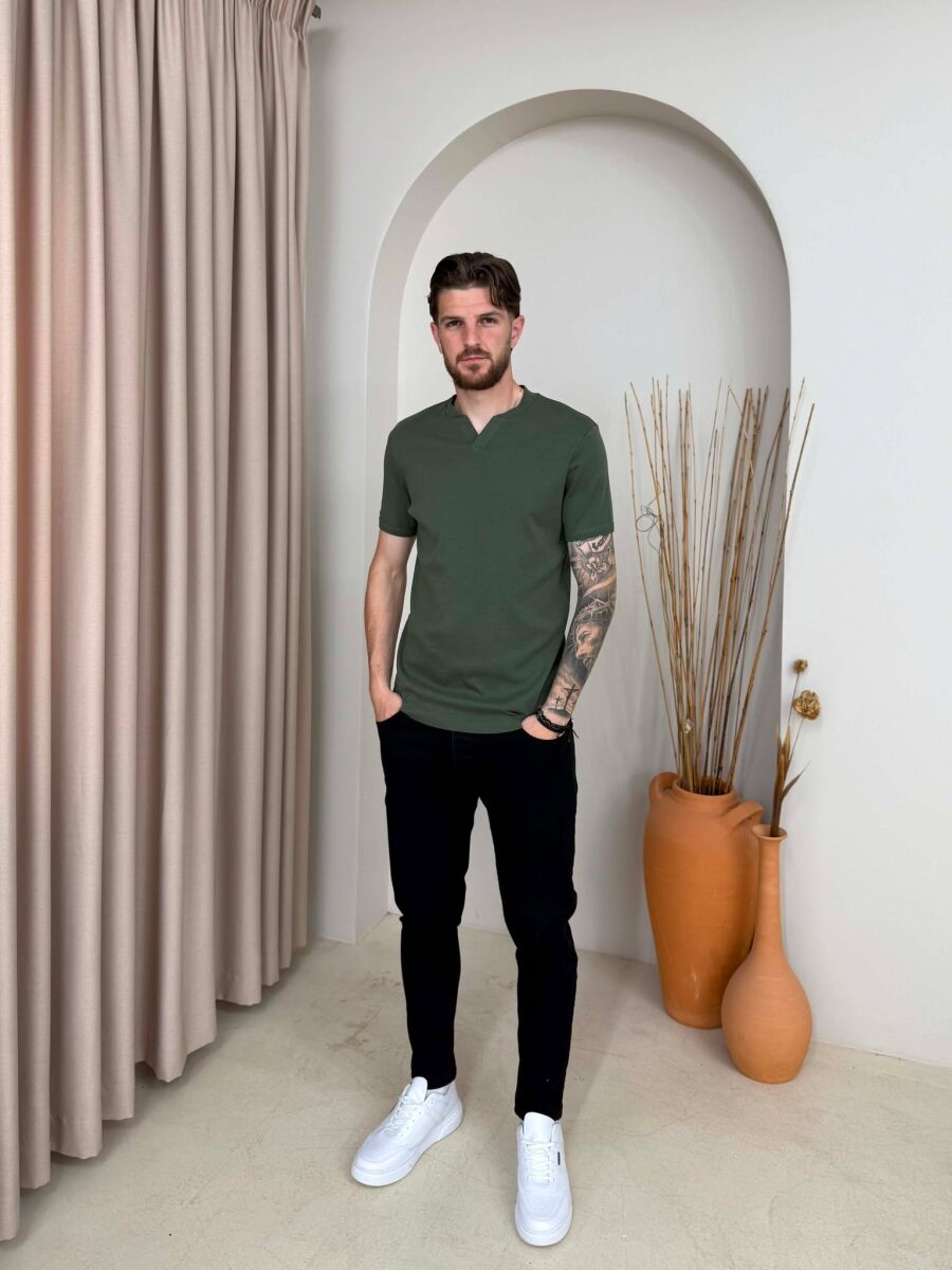 T-SHIRT ME JAKE V PER MESHKUJ NE NGJYRE ULLIRI - 3