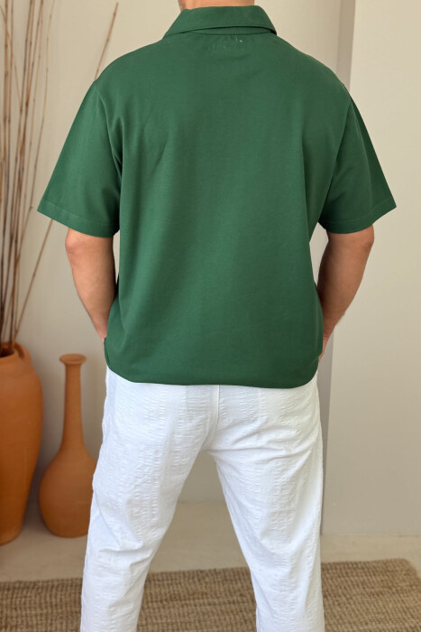 T-SHIRT ME KOPSA ME JAKË POLO PËR MESHKUJ NË NGJYRËN JESHILE - 3