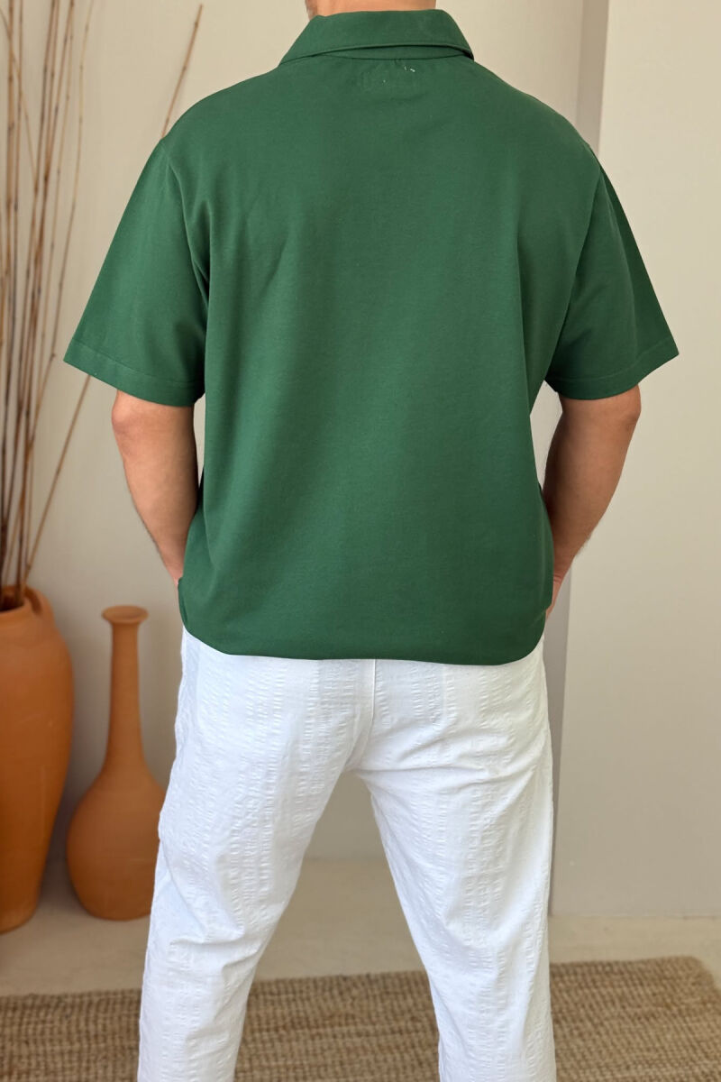 T-SHIRT ME KOPSA ME JAKË POLO PËR MESHKUJ NË NGJYRËN JESHILE - 3