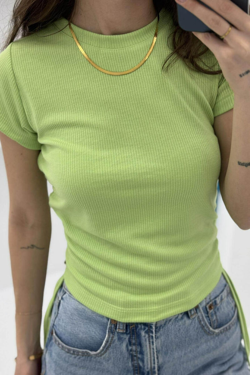 T-SHIRT ME LIDHËSE PËR FEMRA NË NGJYRËN JESHILE E ZBARDHUR - 4