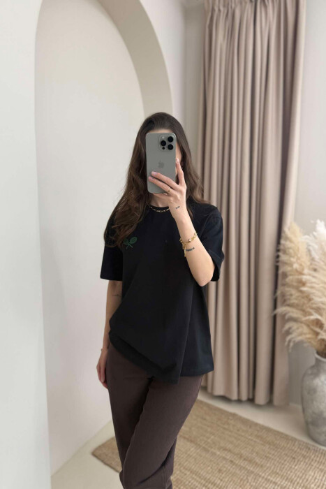T-SHIRT ME LOGON E RAKETËS SË TENISIT PËR FEMRA NË NGJYRËN E ZEZË - 4