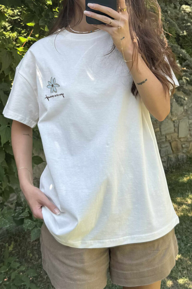 T-SHIRT ME PRINT LULESH PËR FEMRA NË NGJYRËN E BARDHË - 4