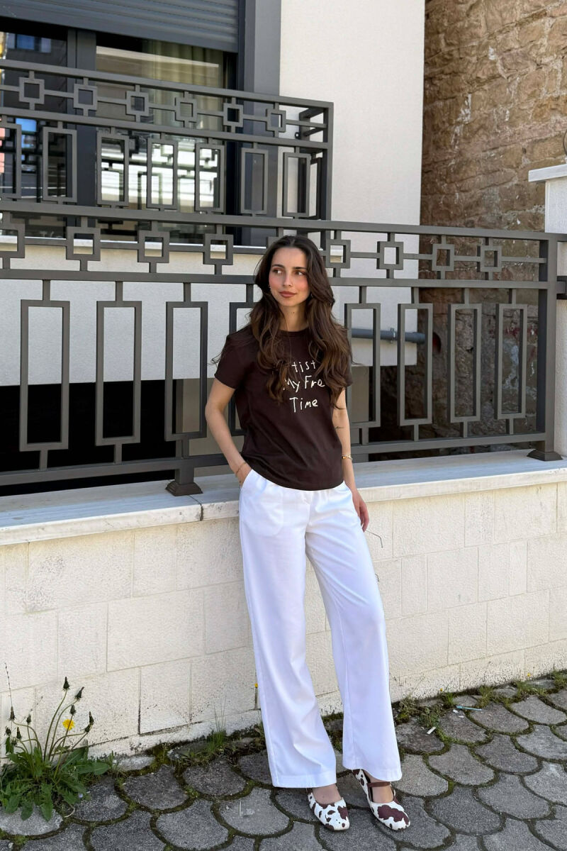 T-SHIRT ME SHKRIM PER FEMRA NE NGJYRE KAFE - 4