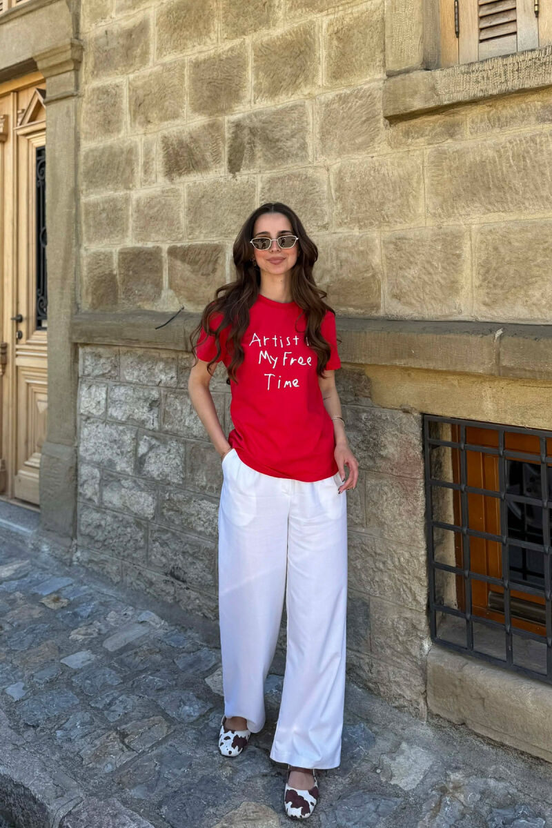 T-SHIRT ME SHKRIM PER FEMRA NE NGJYRE TE KUQE - 2