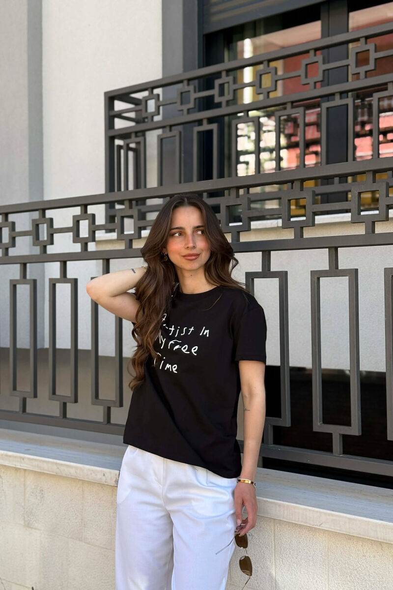 T-SHIRT ME SHKRIM PER FEMRA NE NGJYRE TE ZEZE - 1