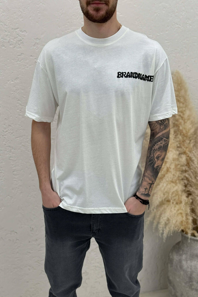 T-SHIRT ME SHKRIME DHE DIZAJN PËR MESHKUJ NË NGJYRËN E BARDHË - 3