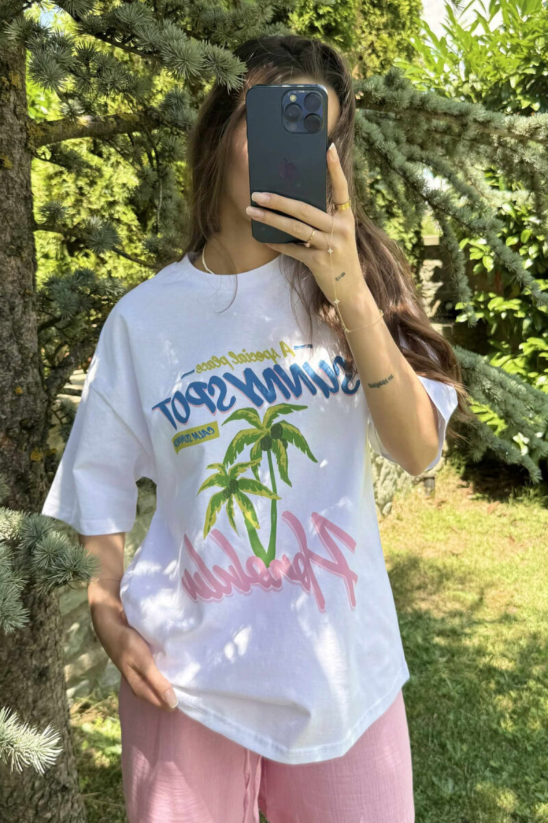T-SHIRT ME SHKRIME DHE IMAZH PËR FEMRA NË NGJYRËN E BARDHË - 2