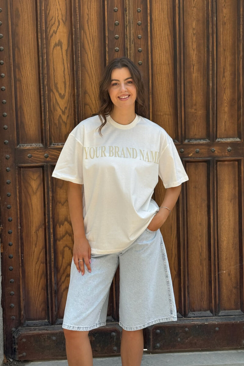 T-SHIRT ME SHKRIME DHE IMAZH PËR FEMRA NË NGJYRËN E BARDHË - 2