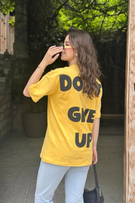 T-SHIRT ME SHKRIME DHE IMAZH PËR FEMRA NË NGJYRËN E VERDHË - 5