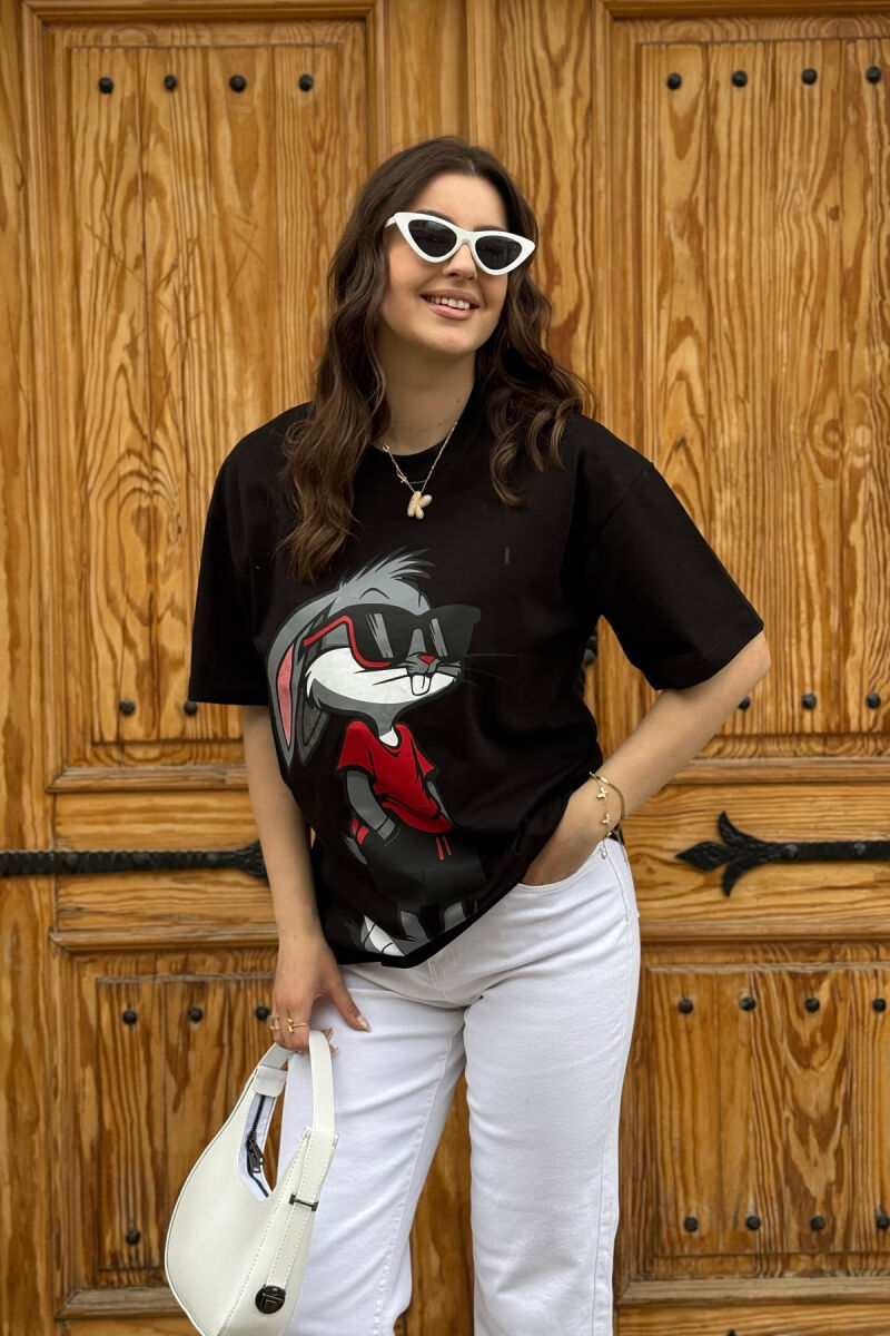 T-SHIRT ME SHKRIME DHE IMAZH PËR FEMRA NË NGJYRËN E ZEZË - 3