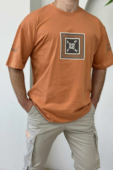 T-SHIRT I THJESHTË ME SHKRIME PËR MESHKUJ NË NGJYRËN TULLË - 1