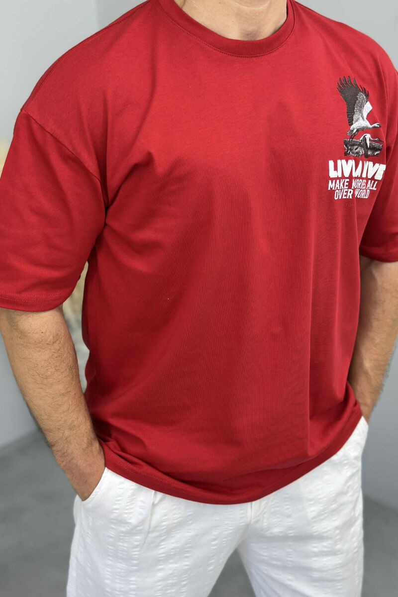 T-SHIRT ME SHKRIME DHE IMAZH PËR MESHKUJ NË NGJYRËN E KUQE - 3