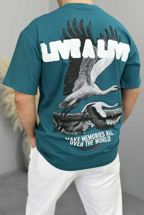 T-SHIRT ME SHKRIME DHE IMAZH PËR MESHKUJ NË NGJYRËN JESHILE E ERRËT - 4